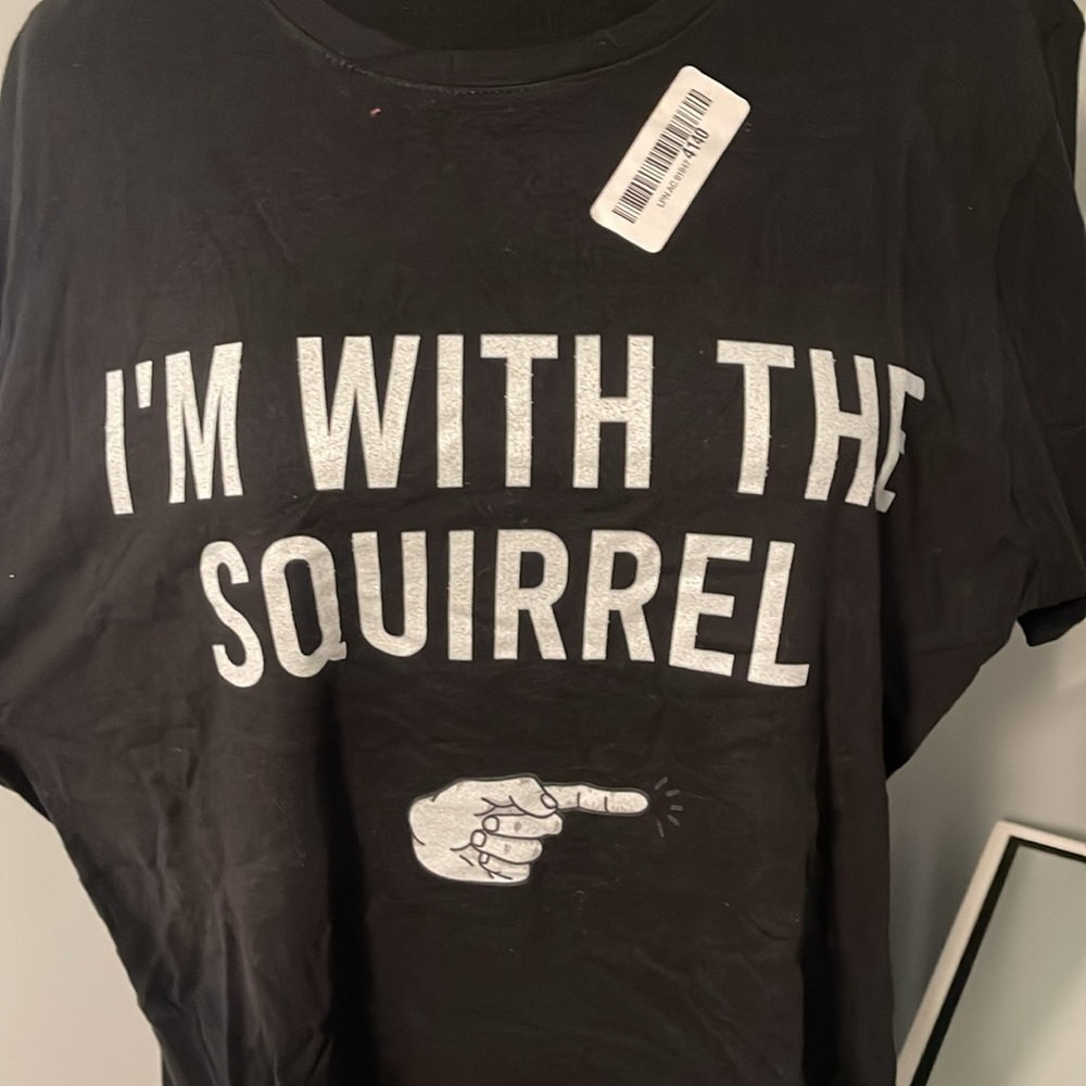 Black Graphic T-Shirt with Slogan I am with the squirrel ladies XL new - Picture 2 of 5